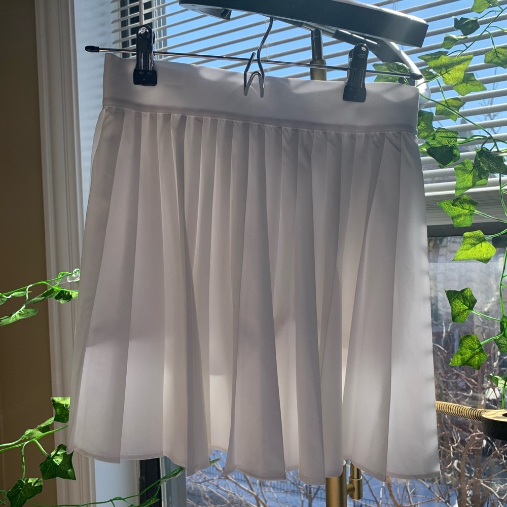 Aritzia white tennis skort